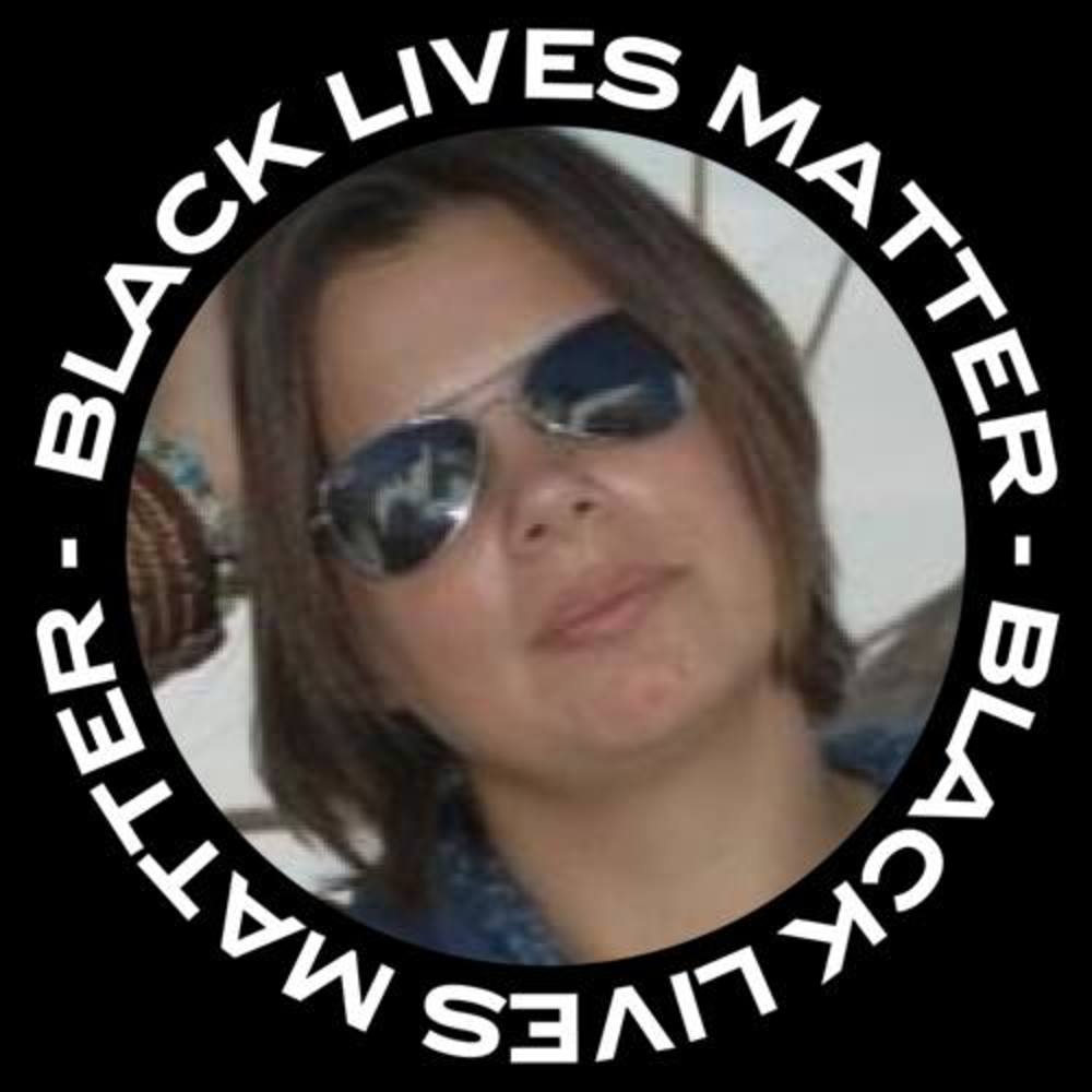 Meet your Posher, Adrienne